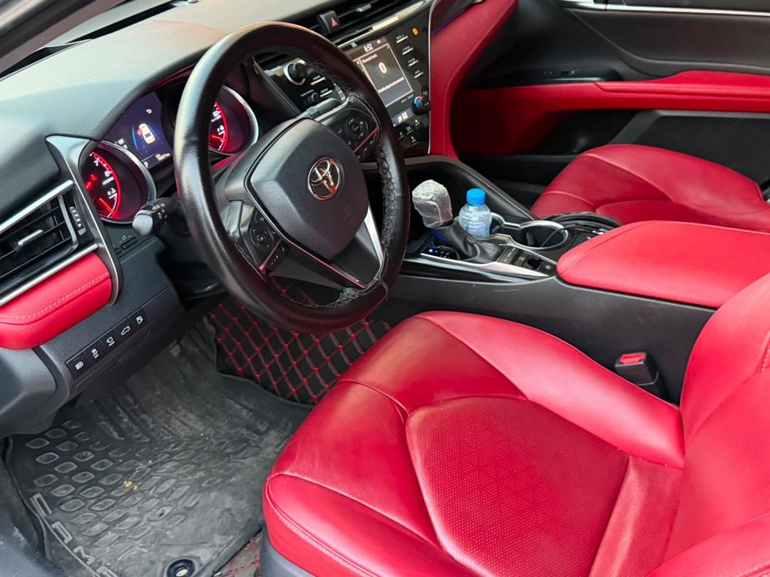 Car Image 2018 TOYOTA CAMRY XSE