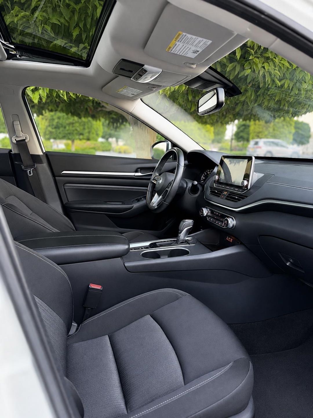 Car Image 2019 NISSAN ALTIMA SV
