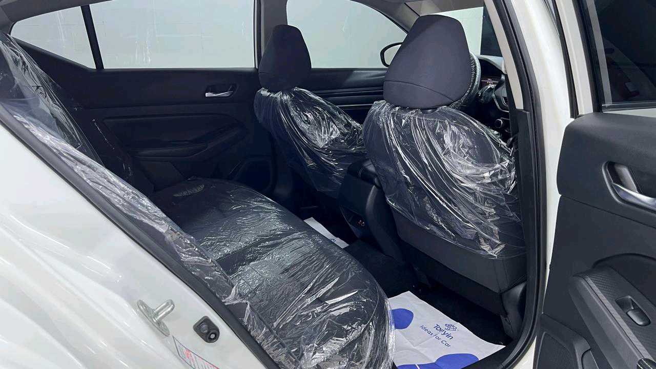 Car Image 2019 NISSAN ALTIMA S