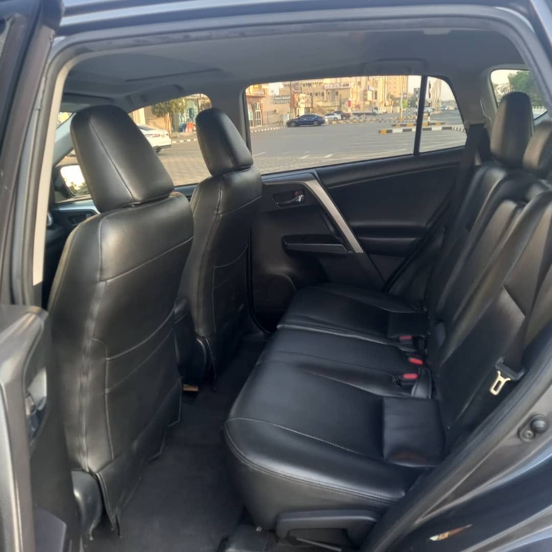 Car Image 2018 TOYOTA RAV4 XLE