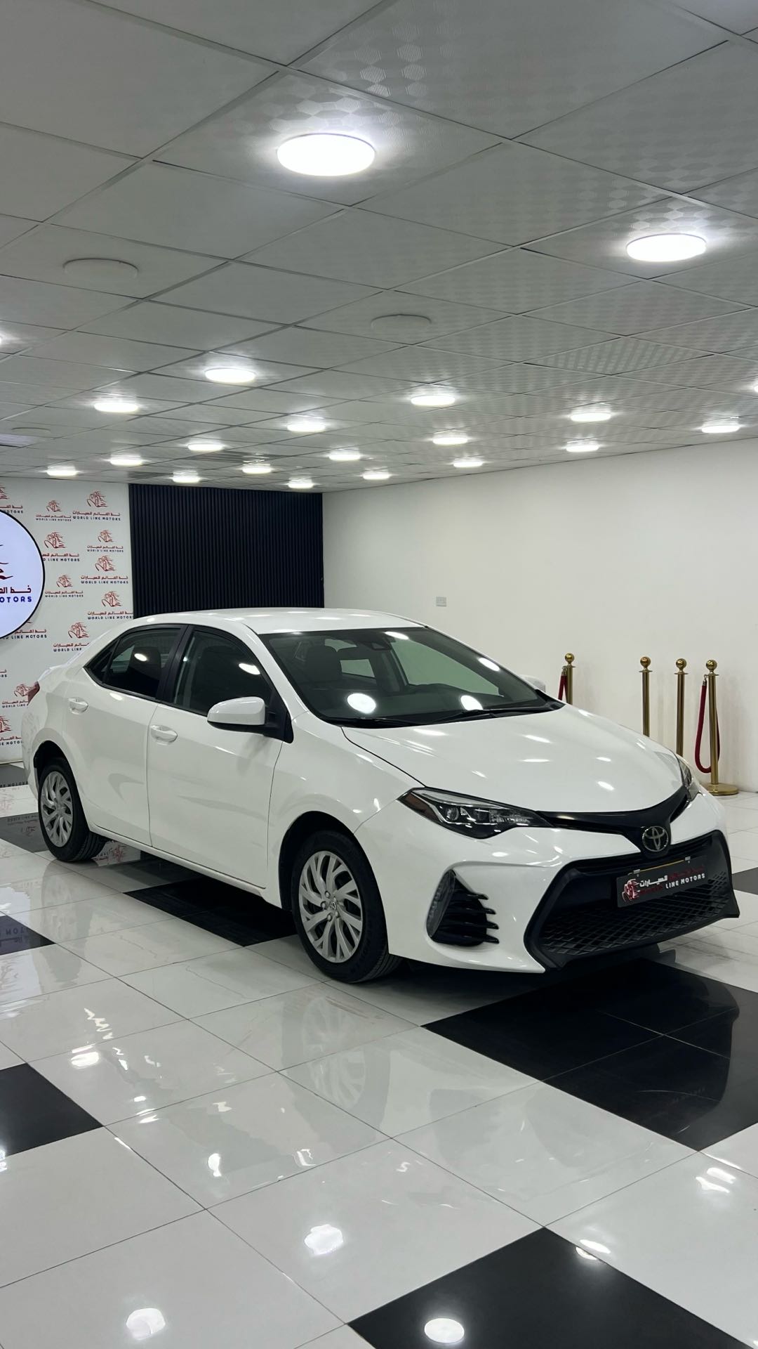 Car Image 2018 TOYOTA COROLLA LE