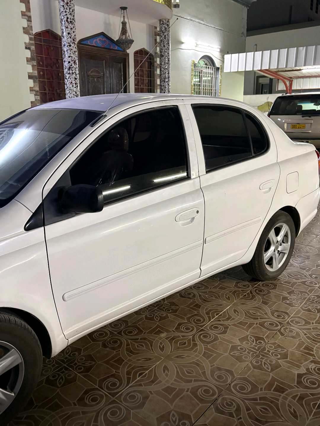 Car Image 2005 TOYOTA ECHO 