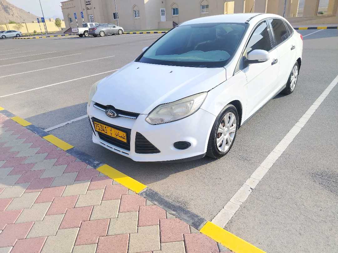 Car Image 2012 FORD FOCUS 
