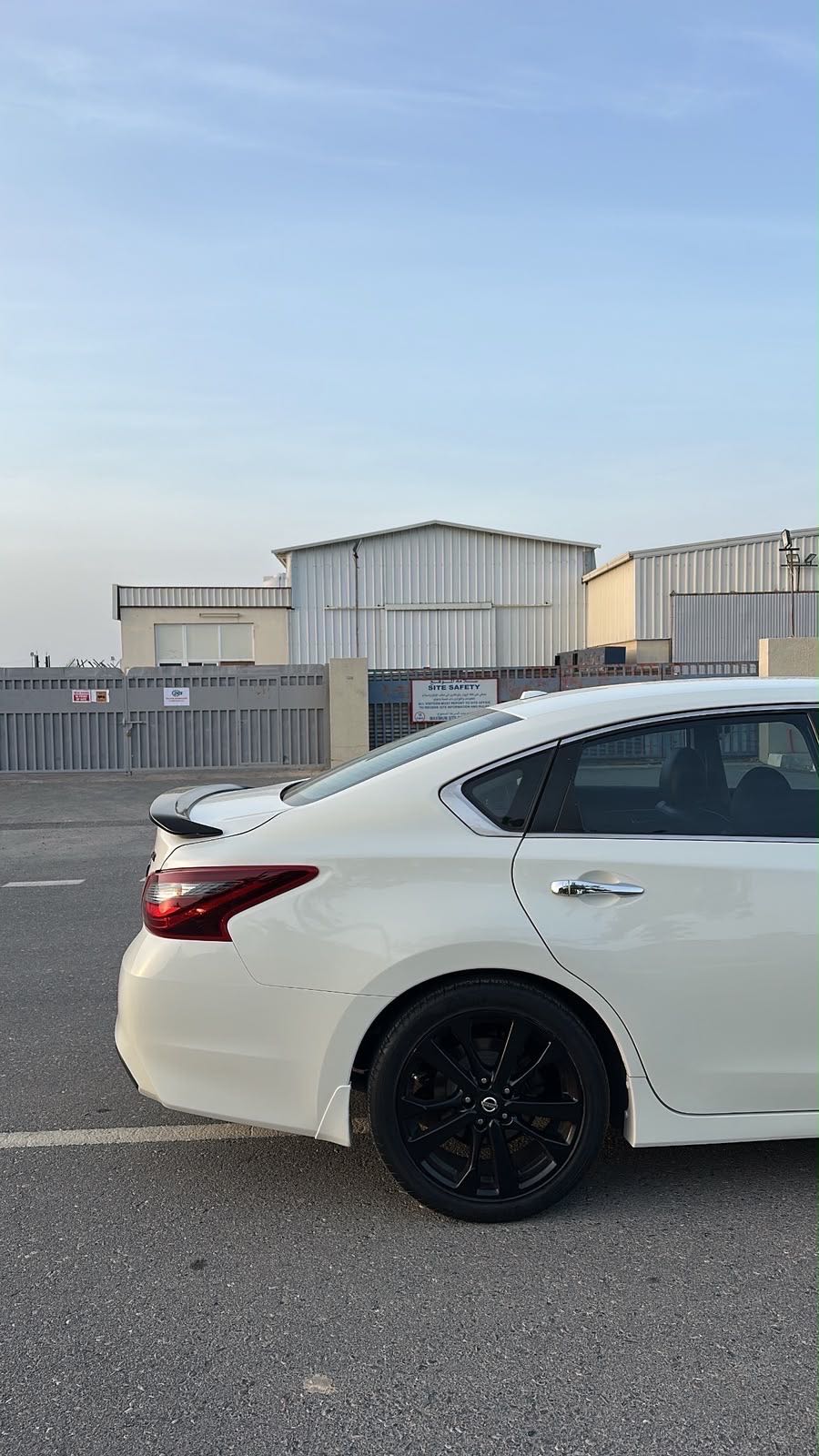 Car Image 2018 NISSAN ALTIMA SR