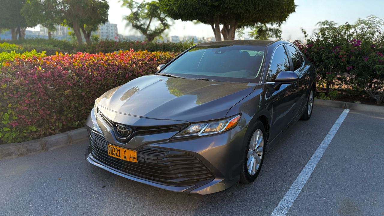 Car Image 2020 TOYOTA CAMRY LE