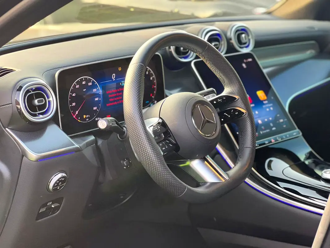 Car Image 2025 MERCEDES GLC CLASS 