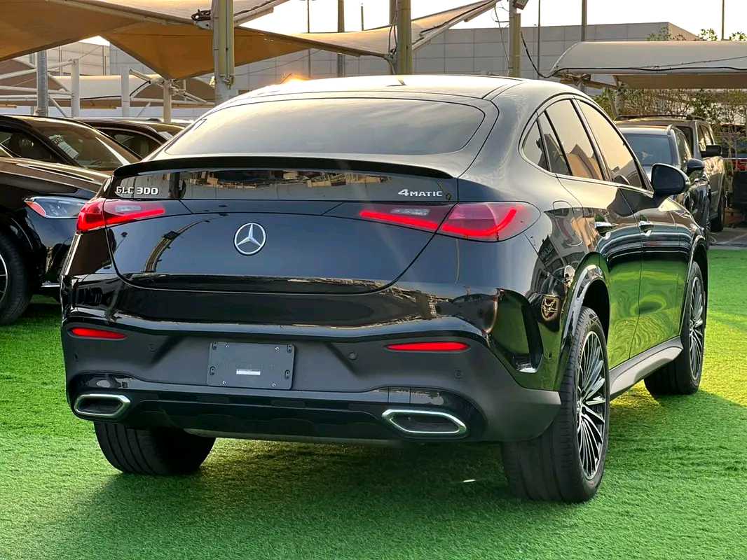 Car Image 2025 MERCEDES GLC CLASS 