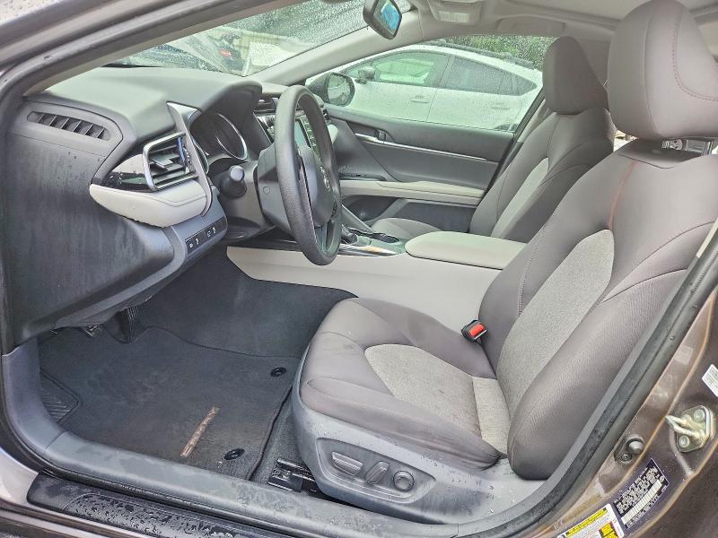 Car Image 2019 TOYOTA CAMRY LE