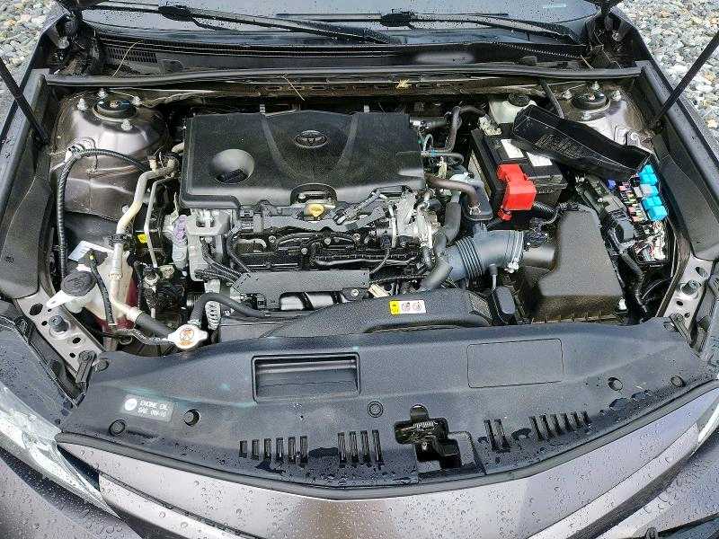 Car Image 2019 TOYOTA CAMRY LE