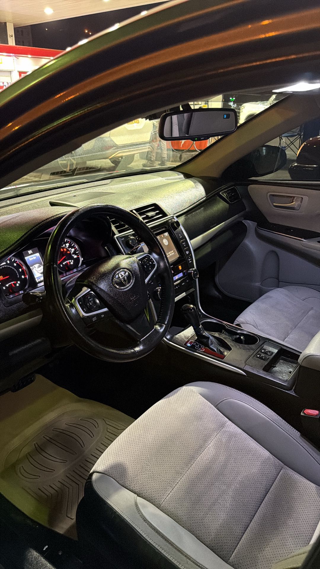 Car Image 2016 TOYOTA CAMRY XSE