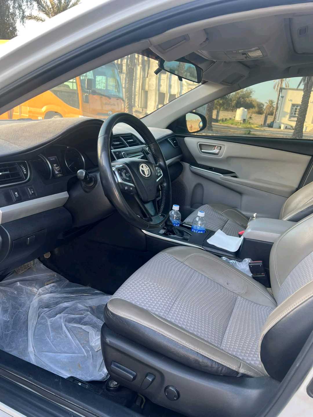 Car Image 2015 TOYOTA CAMRY SE