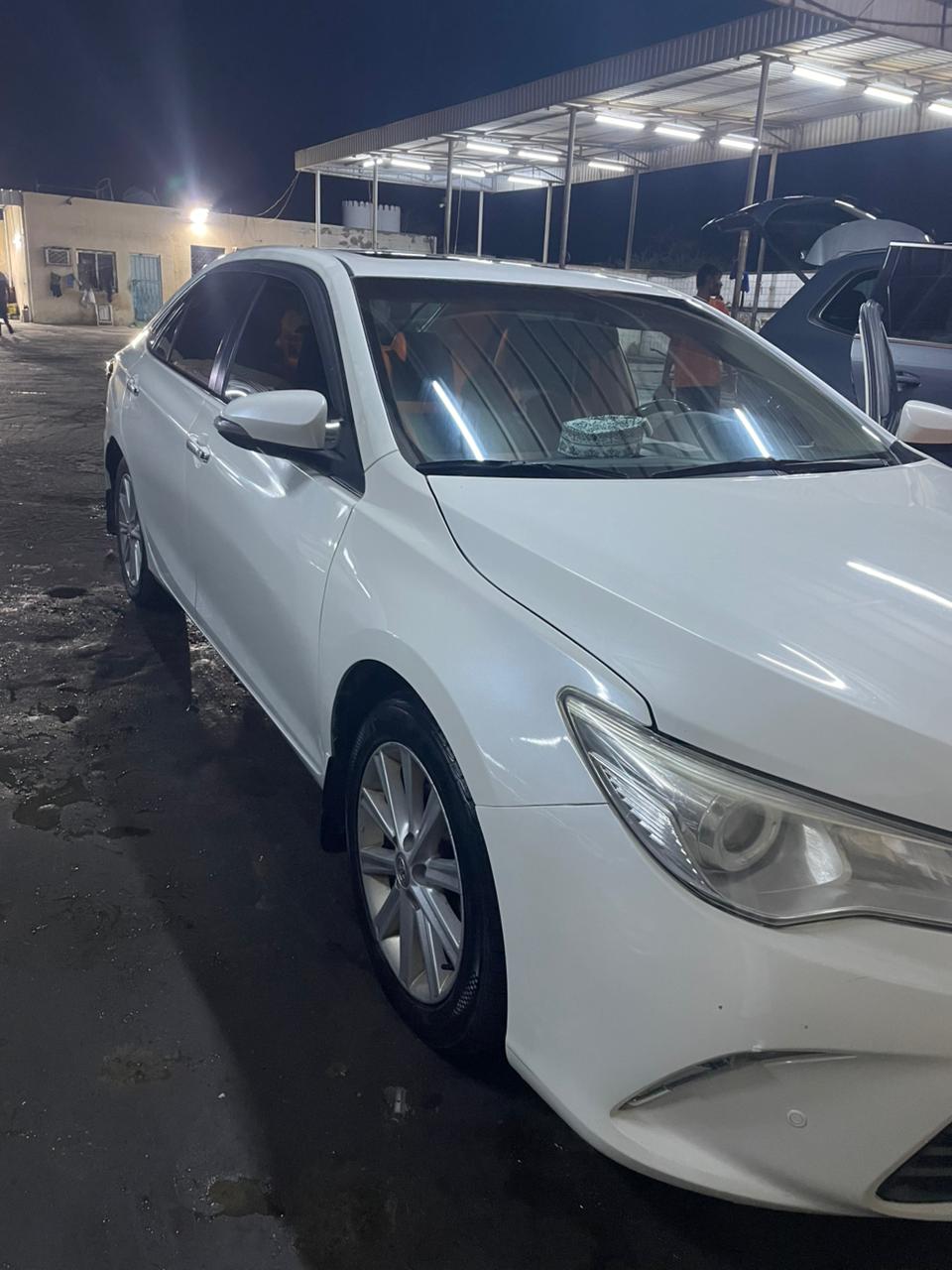 Car Image 2016 TOYOTA CAMRY XLE