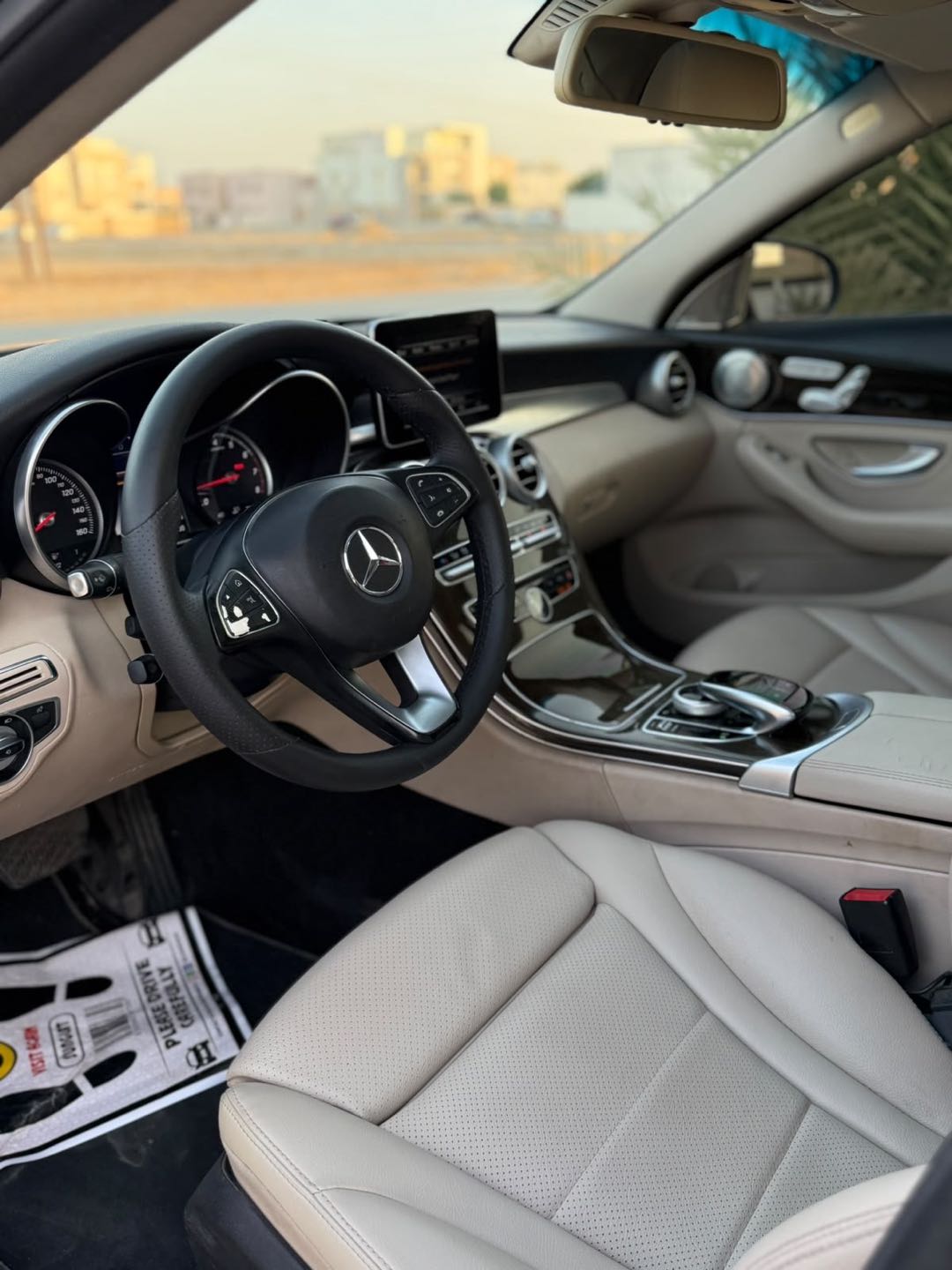 Car Image 2016 MERCEDES C Class 300