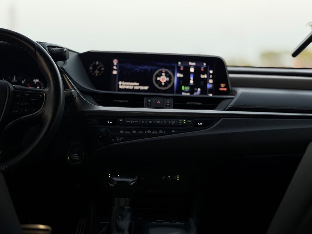 Car Image 2020 LEXUS ES F-sport