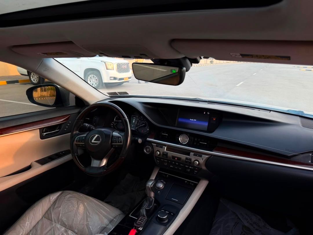 Car Image 2017 LEXUS ES 350