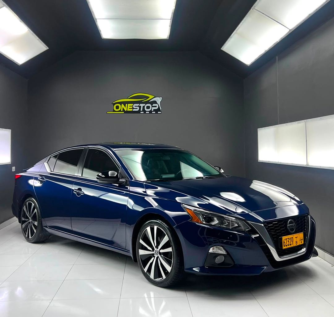 Car Image 2019 NISSAN ALTIMA SR