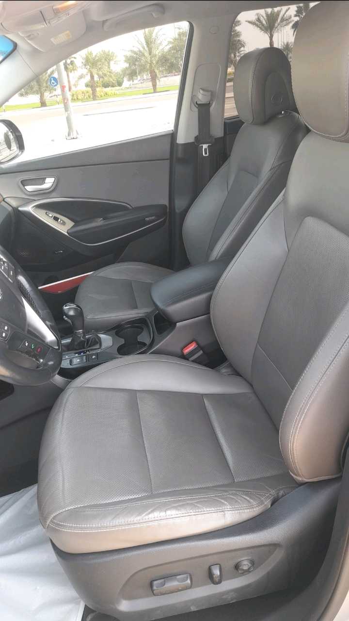 Car Image 2017 HYUNDAI SANTA FE 