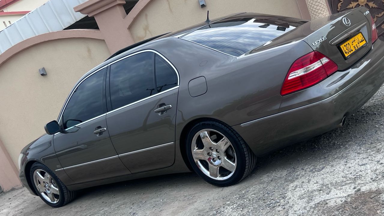 Car Image 2004 LEXUS LS 430