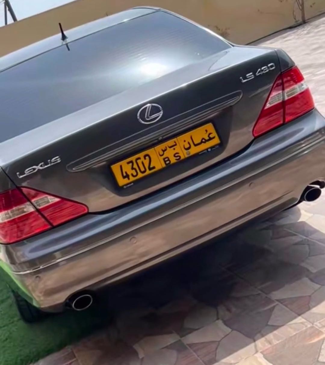Car Image 2004 LEXUS LS 430