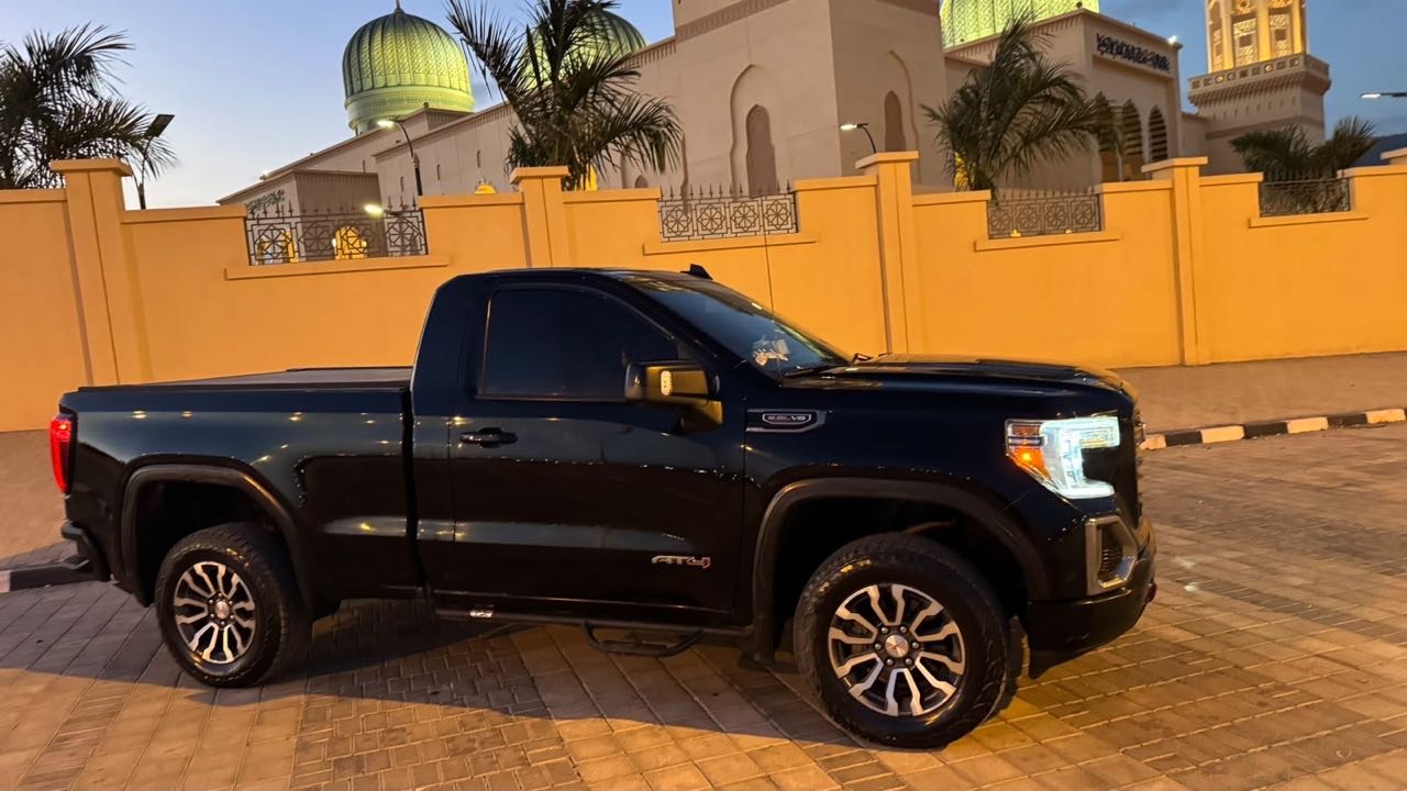 Car Image 2019 GMC SIERRA AT4