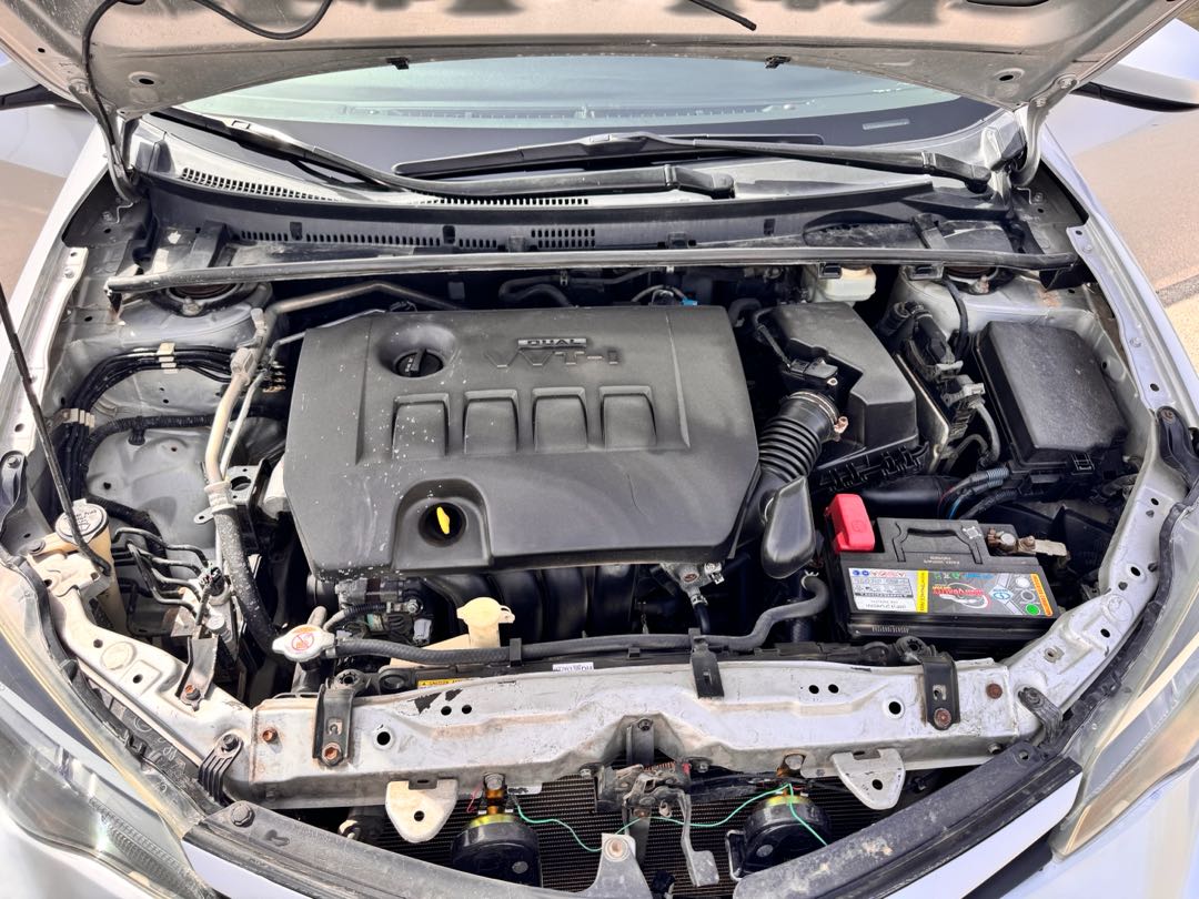 Car Image 2018 TOYOTA COROLLA LE