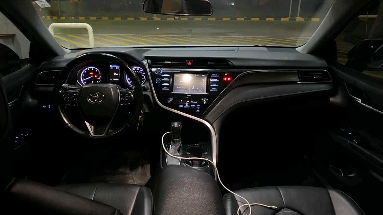 Car Image 2020 TOYOTA CAMRY SE