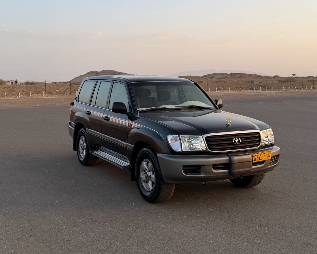 Car Image 1998 TOYOTA LAND CRUISER VX.R