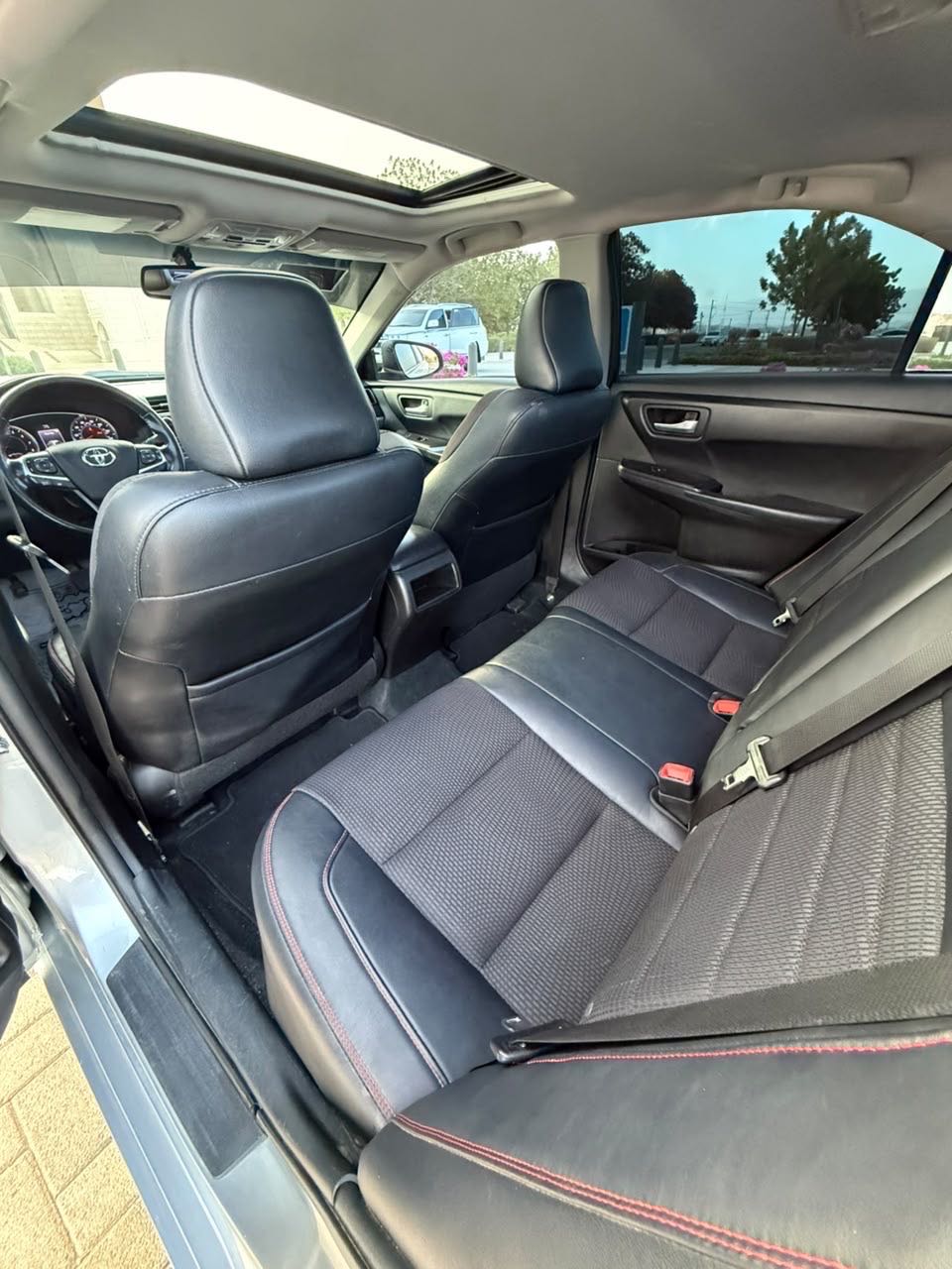Car Image 2016 TOYOTA CAMRY SE