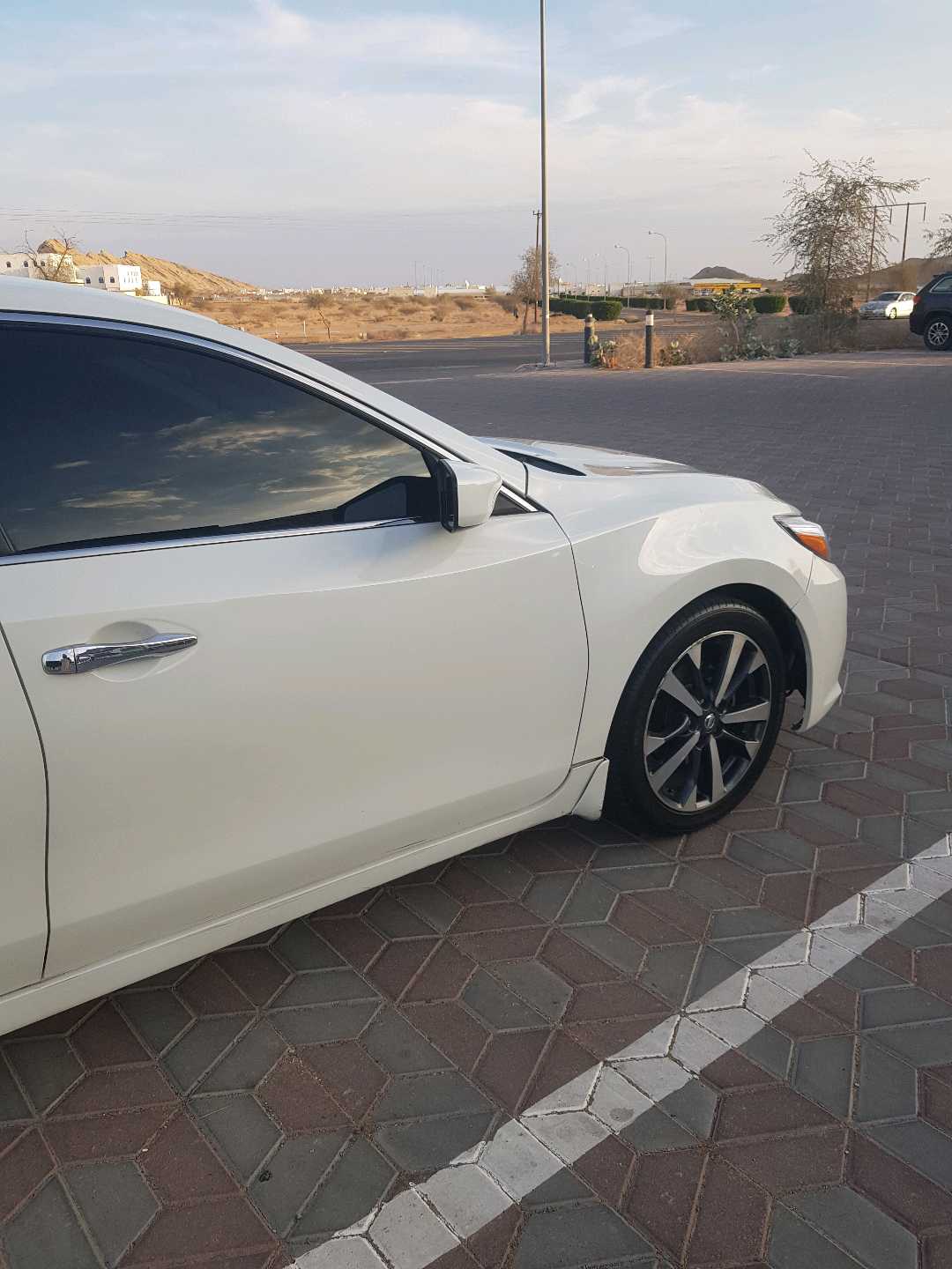Car Image 2016 NISSAN ALTIMA SR