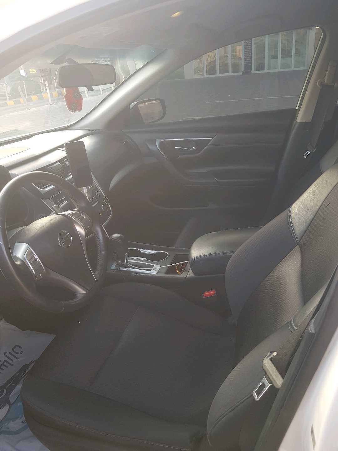 Car Image 2016 NISSAN ALTIMA SR
