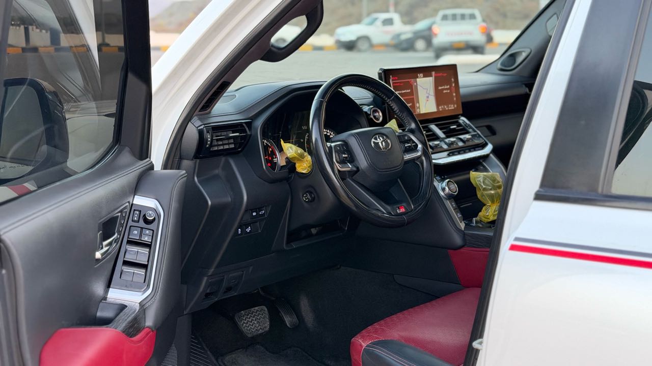 Car Image 2022 TOYOTA LAND CRUISER G.R