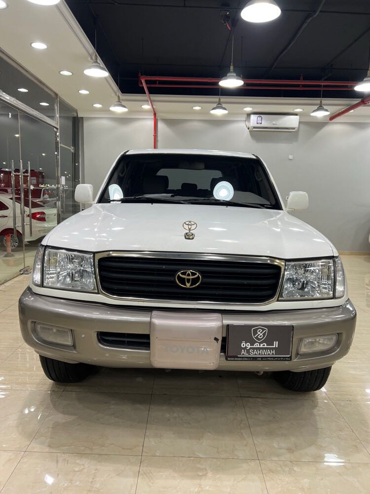 Car Image 1998 TOYOTA LAND CRUISER VX.R