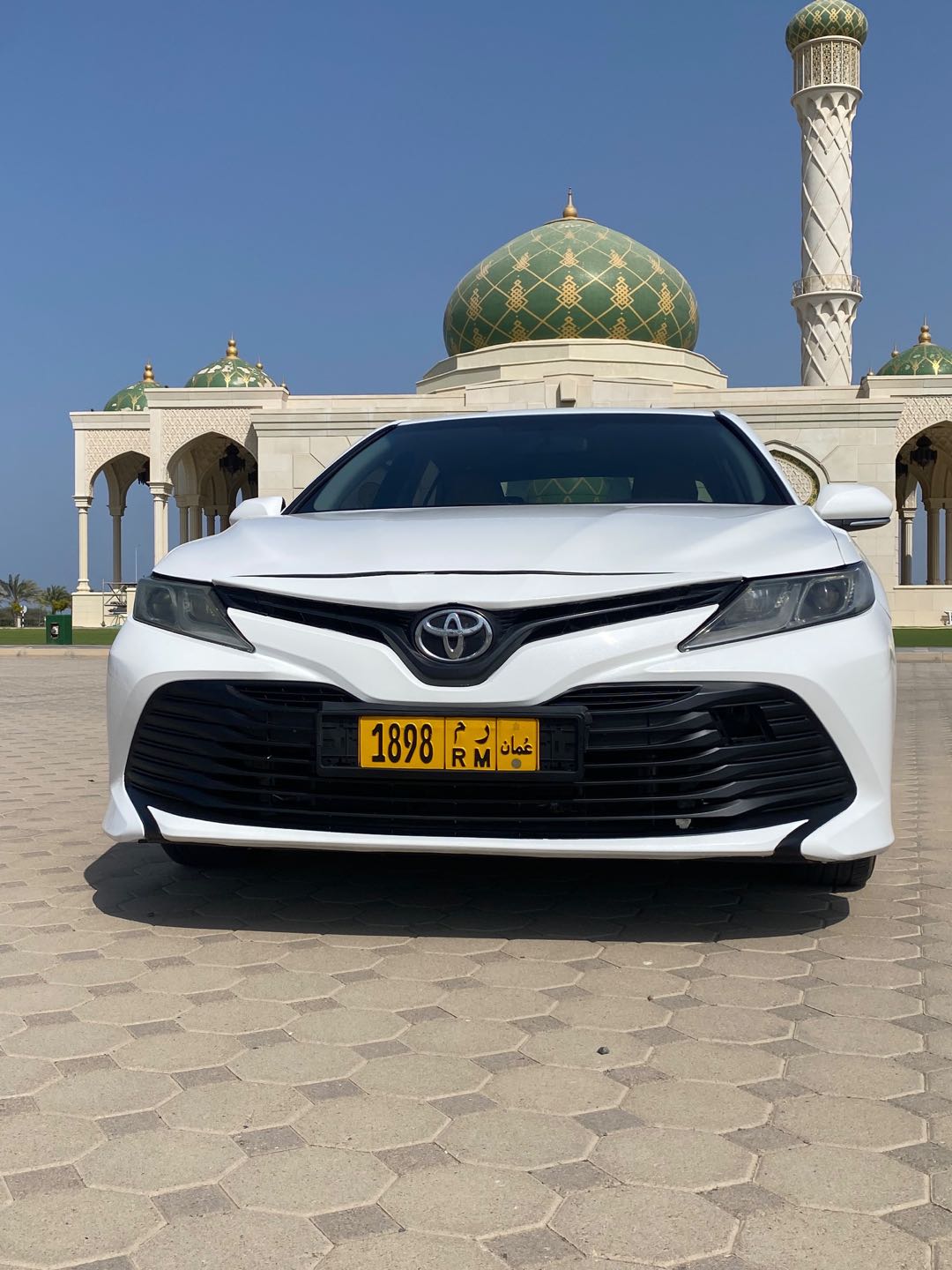 Car Image 2019 TOYOTA CAMRY LE