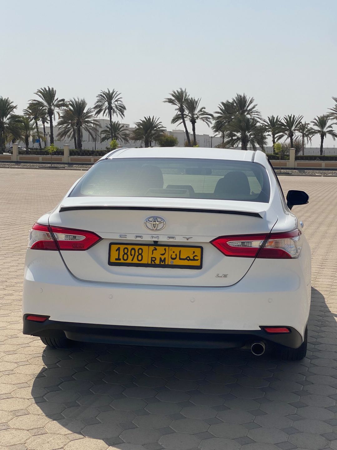 Car Image 2019 TOYOTA CAMRY LE