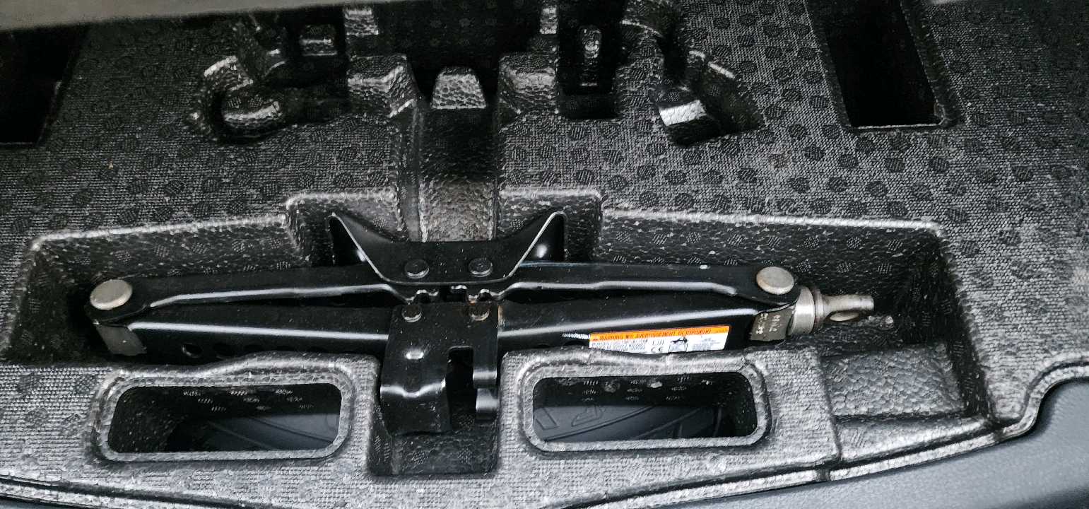 Car Image 2019 TOYOTA AVALON XSE