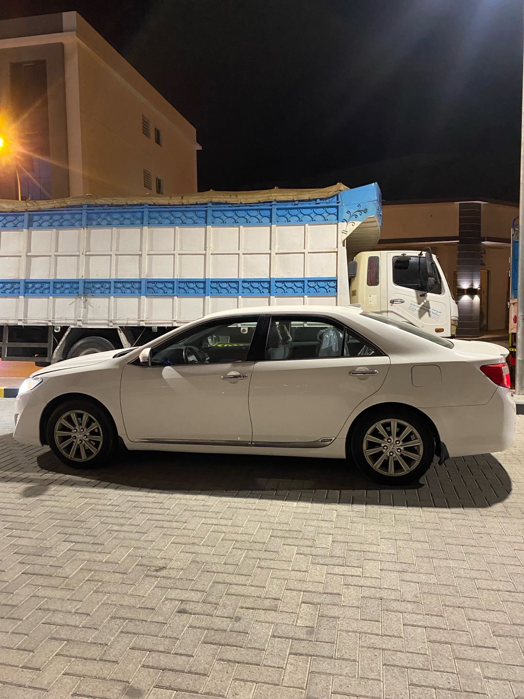 Car Image 2014 TOYOTA CAMRY GL