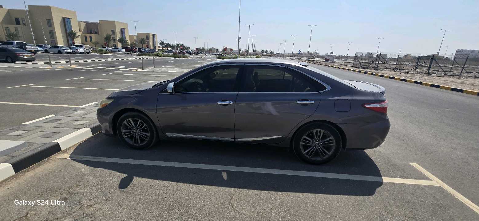 Car Image 2017 TOYOTA CAMRY LE