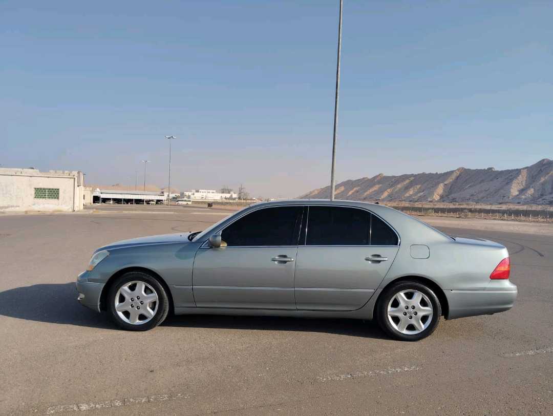 Car Image 2002 LEXUS LS 430