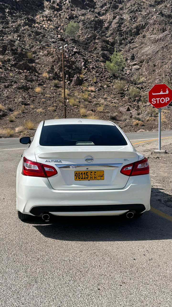Car Image 2017 NISSAN ALTIMA SL