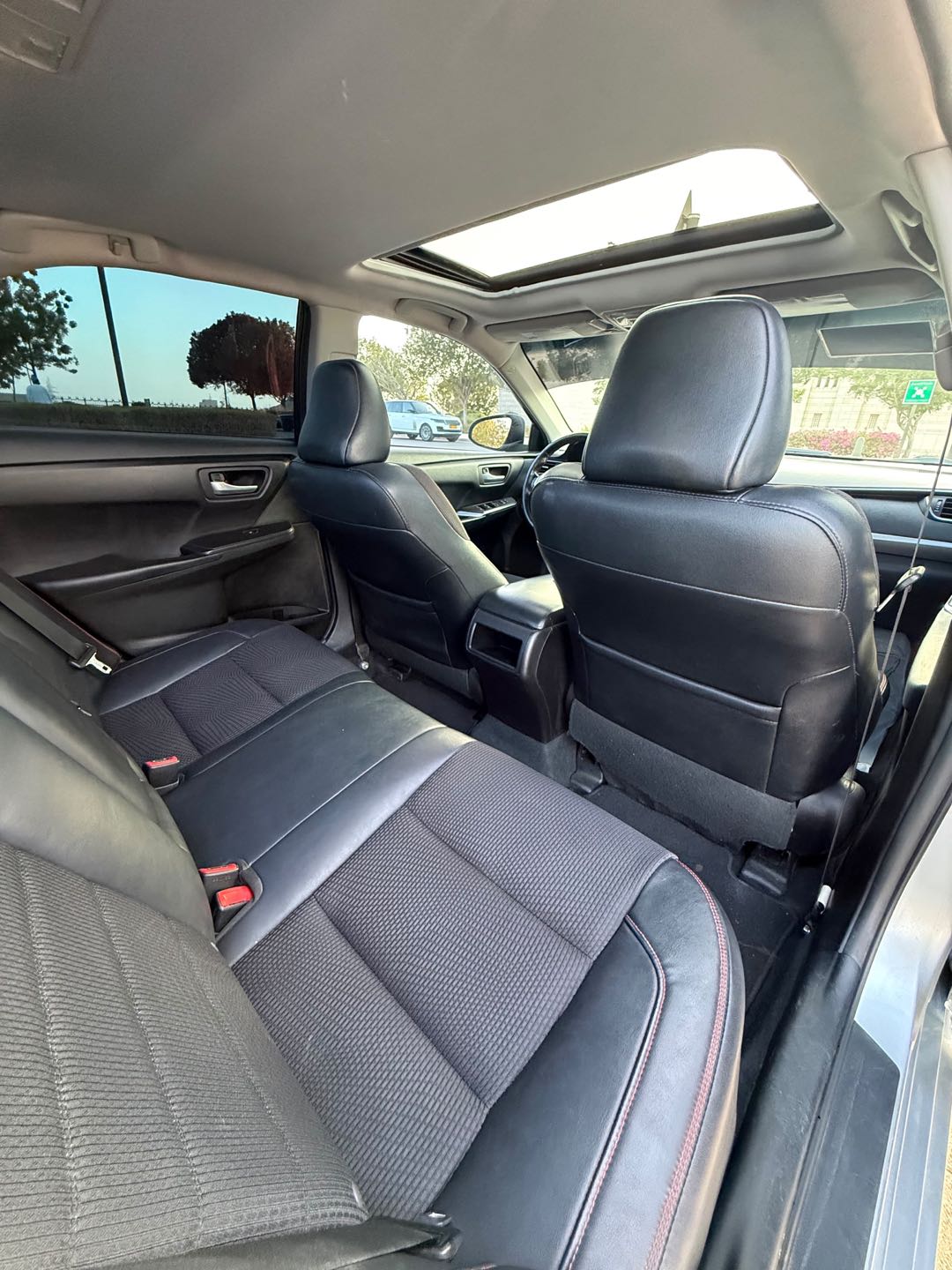 Car Image 2016 TOYOTA CAMRY SE