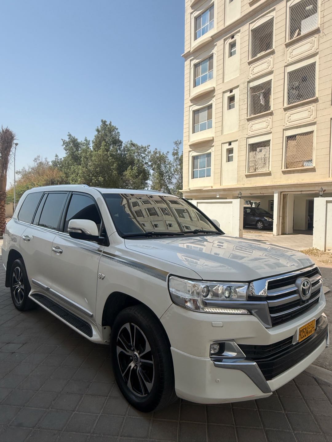 Car Image 2020 TOYOTA LAND CRUISER VX.R