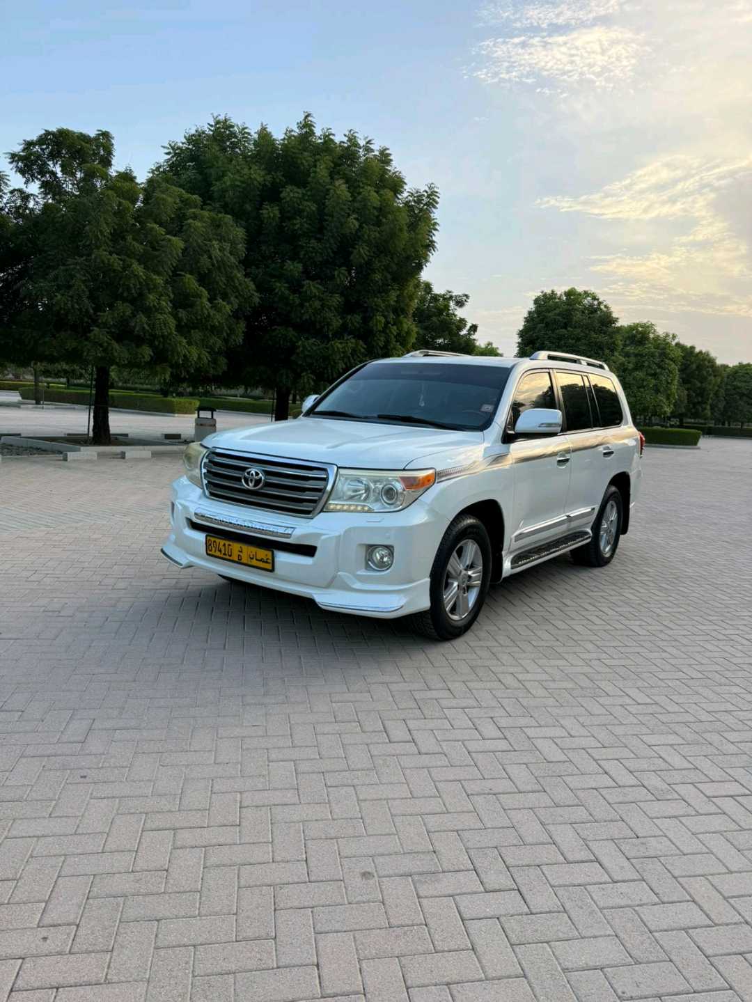 Car Image 2015 TOYOTA LAND CRUISER GX.R