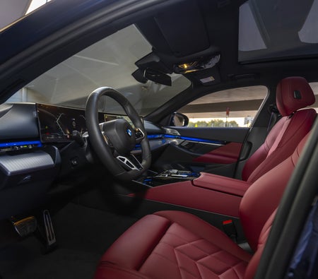 بي أم دبليو 5 SERIES 2025