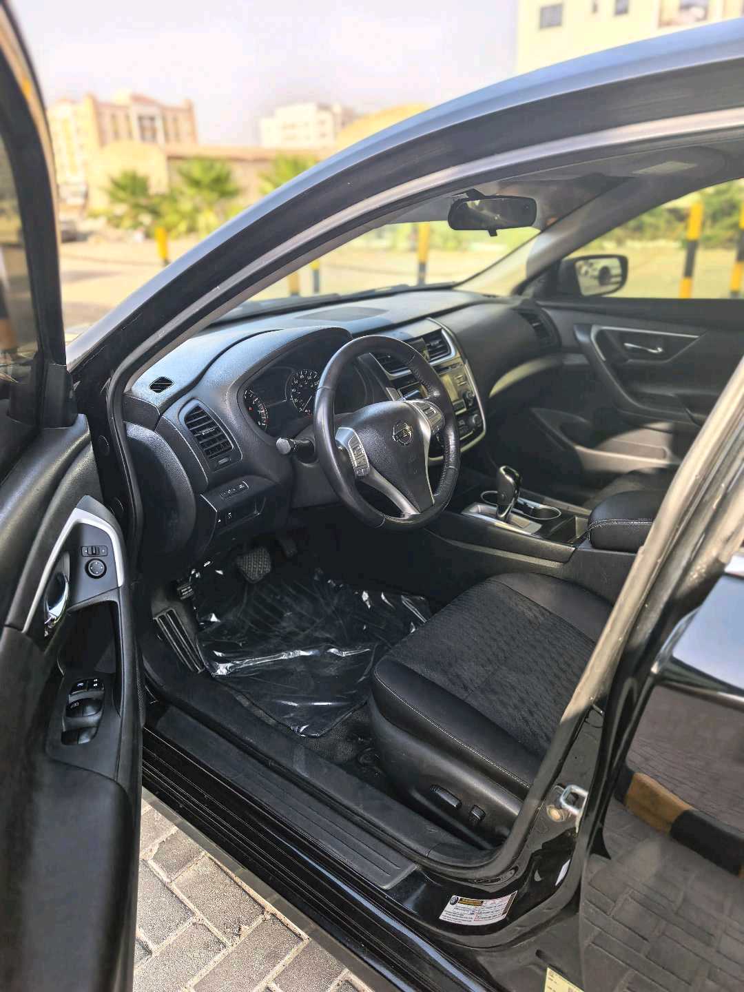 Car Image 2018 NISSAN ALTIMA SV