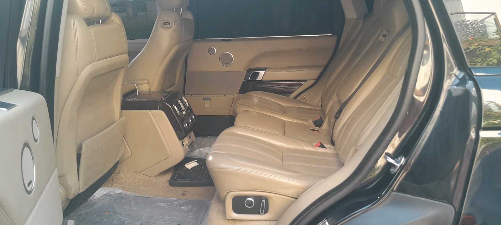 Car Image 2016 LAND ROVER VOGUE HSE