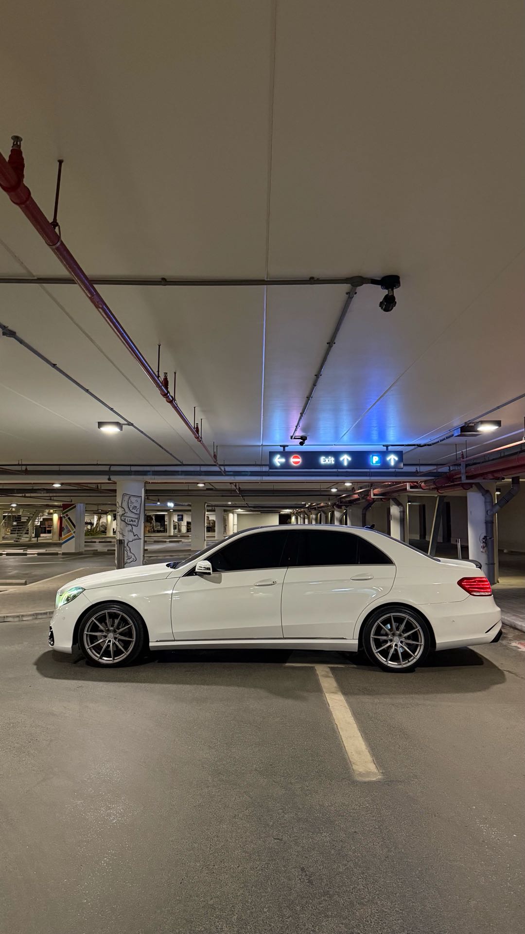 Car Image 2014 MERCEDES E Class 350