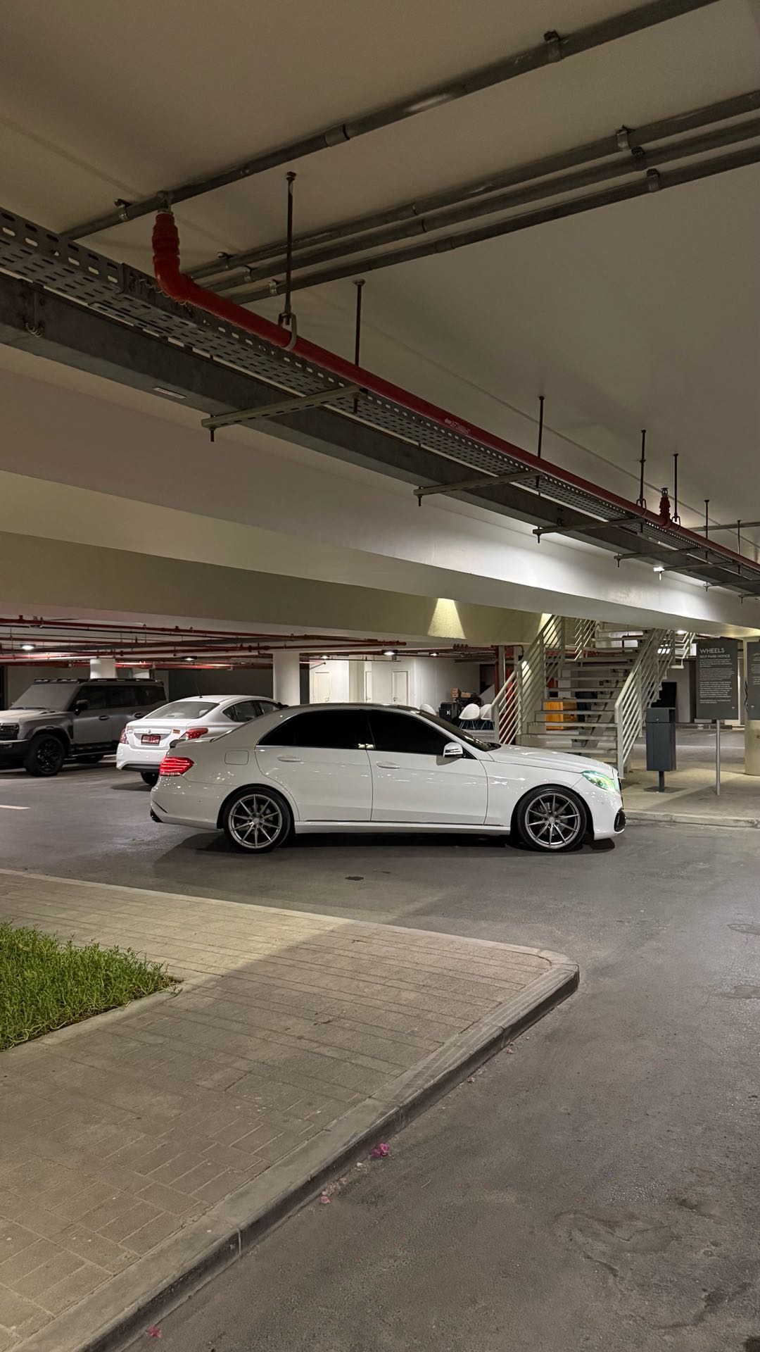 Car Image 2014 MERCEDES E Class 350