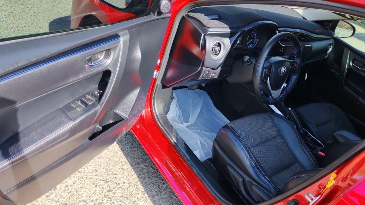 Car Image 2017 TOYOTA COROLLA SE