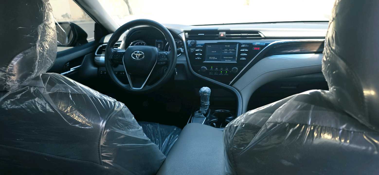Car Image 2018 TOYOTA CAMRY LE