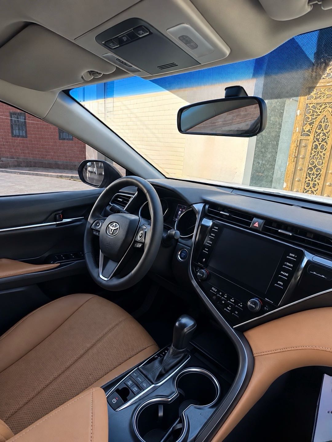 Car Image 2018 TOYOTA CAMRY LE